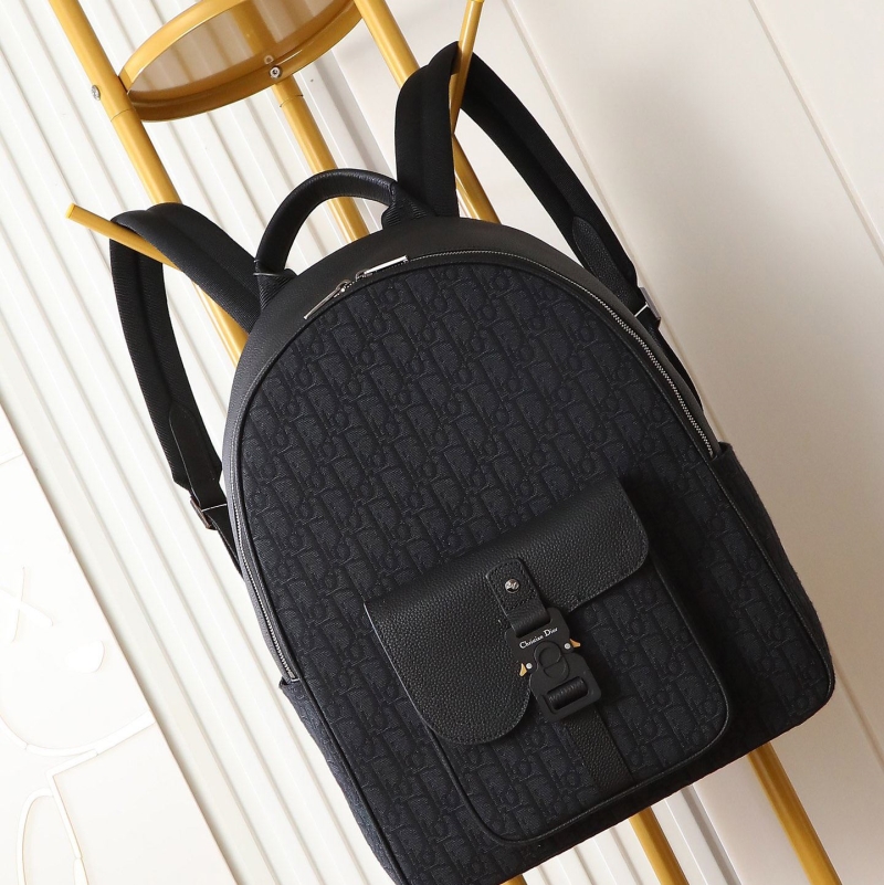 D*or backpacks
